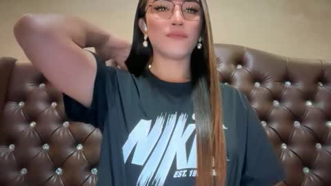 Snapshot of madammistressdominatrixxx chatting on April 4, 11:02 pm Alison Kloss online show from April 4, 11:02 pm