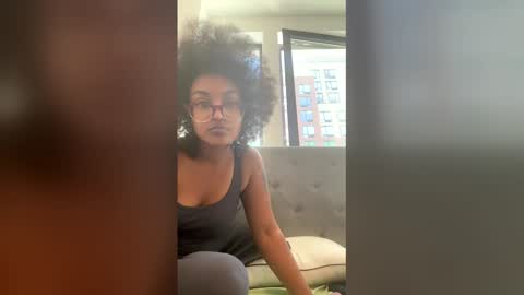 madamp1 online show from April 16, 3:46 pm