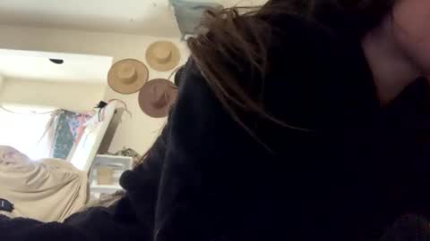 SummerPeach online show from December 25, 8:07 pm