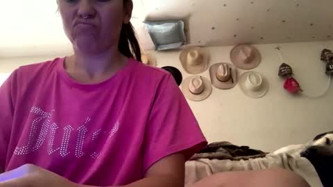 SummerPeach online show from January 9, 4:49 pm