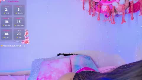 maddie 09 online show from October 8, 11:30 am