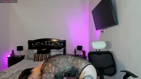 Snapshot of maddie_foxx chatting on February 18, 2:13 pm Maddie online show from February 18, 2:13 pm
