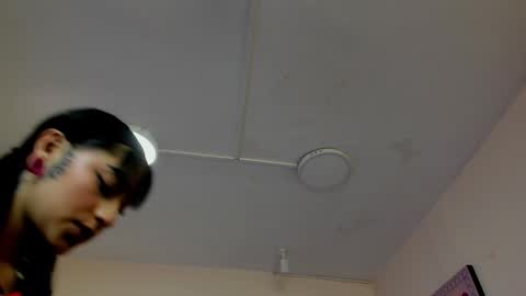 Maddierosee online show from February 4, 3:23 am