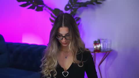 Maddie online show from November 18, 10:09 am