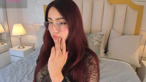    online show from November 30, 8:35 pm