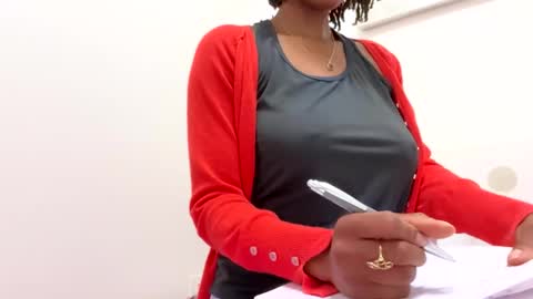 Snapshot of maddieroseee chatting on April 4, 1:48 am maddieroseee online show from April 4, 1:48 am