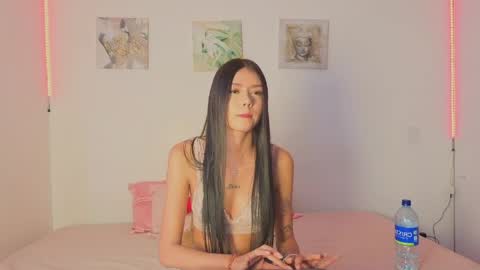 Snapshot of maddiexcooper chatting on May 4, 10:06 pm maddiexcooper online show from May 4, 10:06 pm