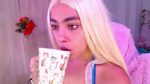 maddiie and clyde online show from October 5, 2:04 pm