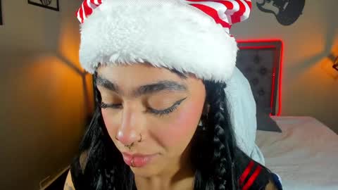 Snapshot of maddiiebrooks chatting on December 15, 6:37 pm Maddie online show from December 15, 6:37 pm
