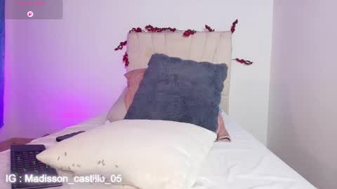 Snapshot of maddisson_quenn05 chatting on February 23, 8:06 pm maddisson_quenn05 online show from February 23, 8:06 pm