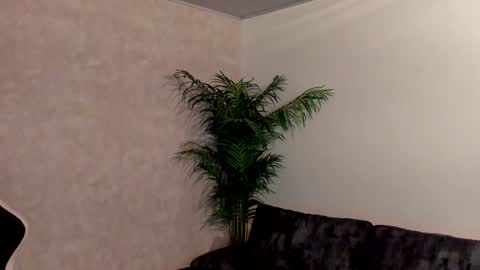 Snapshot of maddox_santana chatting on December 3, 12:57 am Maddox Santana online show from December 3, 12:57 am