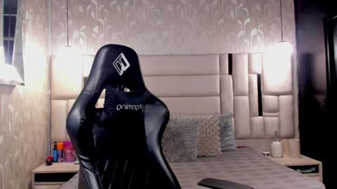 Snapshot of maddox_santana chatting on December 11, 12:02 am Maddox Santana online show from December 11, 12:02 am