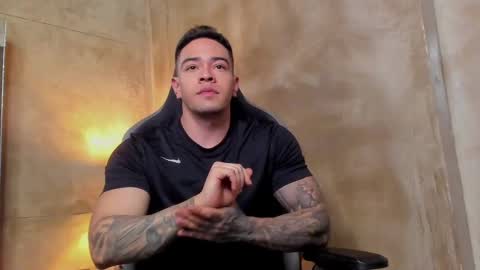 Snapshot of maddox_santana chatting on November 1, 3:08 am Maddox Santana online show from November 1, 3:08 am