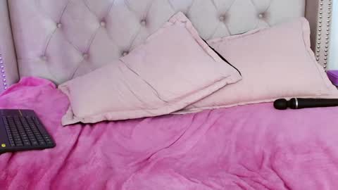 Maddy UwU online show from December 6, 3:22 pm