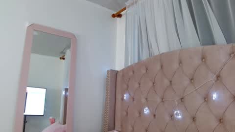 Maddy UwU online show from December 18, 12:07 pm