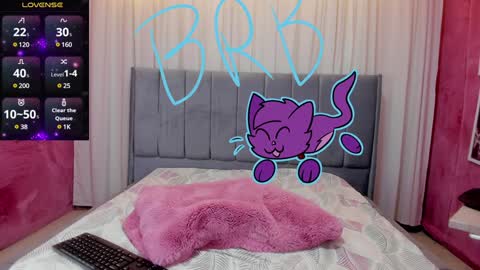 Maddy Please help me with your thumbs up its important online show from December 14, 11:45 pm