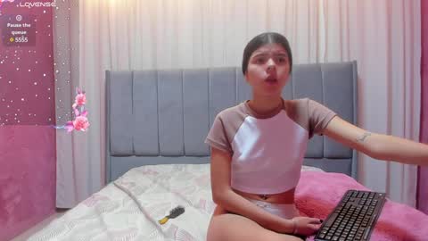 Maddy Please help me with your thumbs up its important online show from December 29, 8:26 pm