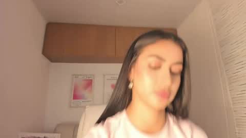 Snapshot of maddy_bronw chatting on May 4, 11:23 pm Maddy online show from May 4, 11:23 pm