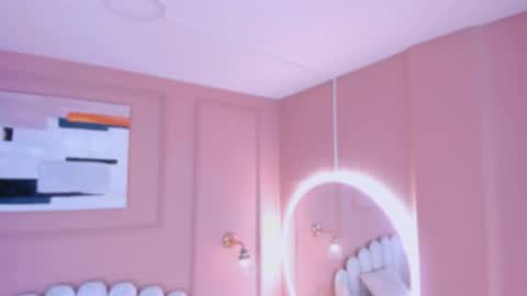 Snapshot of maddy_brooks chatting on December 11, 2:52 am Maddy online show from December 11, 2:52 am