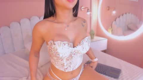 Snapshot of maddy_brooks chatting on December 27, 9:06 am Maddy online show from December 27, 9:06 am