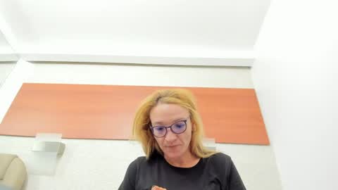 Snapshot of maddy_cartter chatting on July 2, 10:10 am maddy cartter online show from July 2, 10:10 am