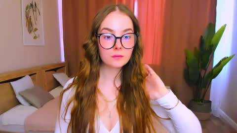 Snapshot of maddy_gate chatting on April 1, 4:04 pm maddy_gate online show from April 1, 4:04 pm