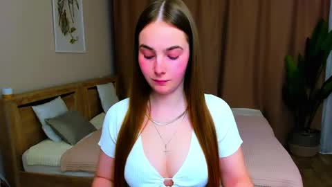 Snapshot of maddy_gate chatting on April 3, 10:08 pm maddy_gate online show from April 3, 10:08 pm