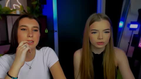 Snapshot of maddy_moah chatting on March 25, 12:22 pm maddy moah online show from March 25, 12:22 pm