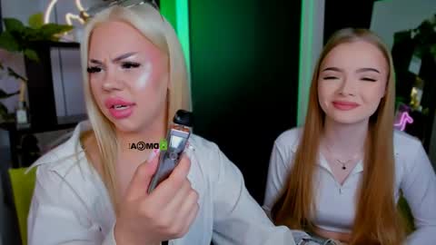 Snapshot of maddy_moah chatting on March 26, 12:22 pm maddy moah online show from March 26, 12:22 pm