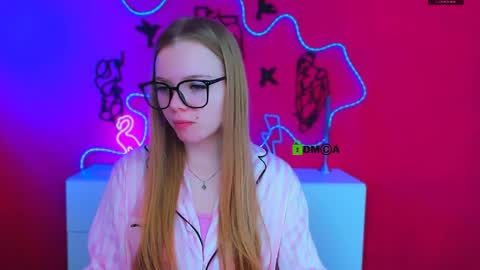 Snapshot of maddy_moah chatting on April 4, 5:27 am maddy moah online show from April 4, 5:27 am