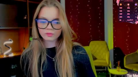 maddy moah online show from April 25, 1:41 pm