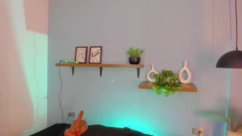 Maddy  online show from November 10, 12:04 pm