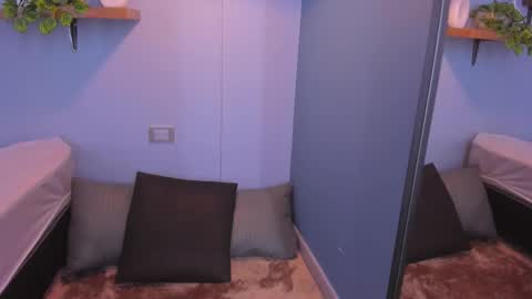 Maddy  online show from November 11, 11:54 am