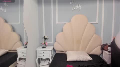 maddybenson online show from September 29, 3:33 am