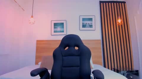  Maddy Crofft online show from September 27, 11:37 am