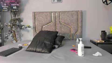 maddyjohnsonn online show from January 17, 3:44 am