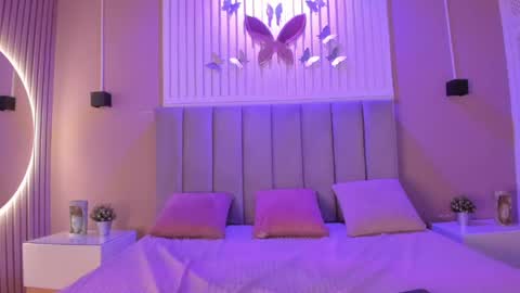 Snapshot of maddylopez_ chatting on April 1, 1:41 pm Maddy online show from April 1, 1:41 pm