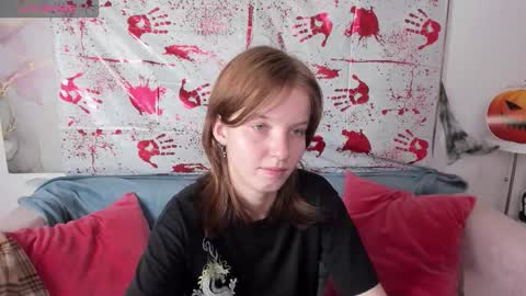 Snapshot of madelaines chatting on October 25, 9:06 am madelaines online show from October 25, 9:06 am