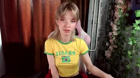 madelaines online show from May 15, 3:02 am