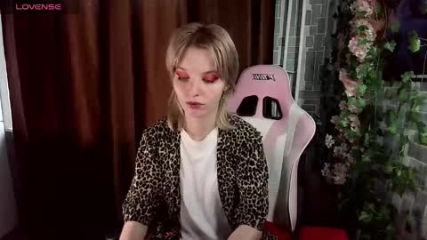 madelaines online show from May 24, 2:27 am