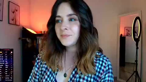 madelamee online show from March 16, 12:06 am
