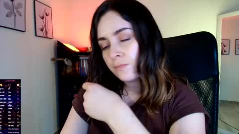 madelamee online show from April 15, 7:58 pm