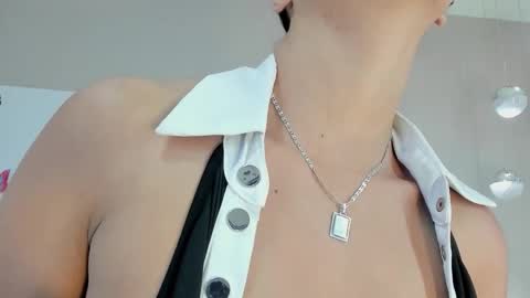 Snapshot of madeline_jhones chatting on March 25, 3:29 pm Madeline online show from March 25, 3:29 pm