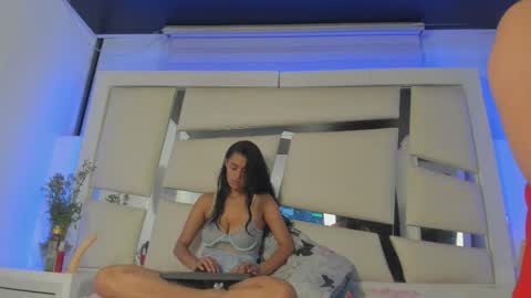 Snapshot of madeline_js chatting on October 4, 3:59 am madeline_js online show from October 4, 3:59 am