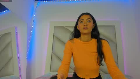 Snapshot of madeline_js chatting on October 20, 2:56 am madeline_js online show from October 20, 2:56 am