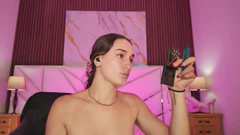 Snapshot of madeline_sweet_ chatting on February 19, 1:45 am Madeline online show from February 19, 1:45 am