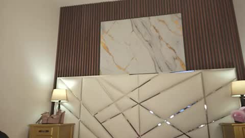 Snapshot of madeline_sweet_ chatting on February 25, 3:05 am Madeline online show from February 25, 3:05 am