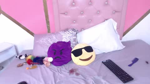 Snapshot of madeline_woods chatting on February 5, 7:10 pm Madeline online show from February 5, 7:10 pm