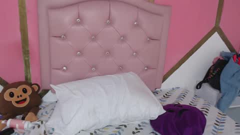 Snapshot of madeline_woods chatting on February 21, 8:16 pm Madeline online show from February 21, 8:16 pm