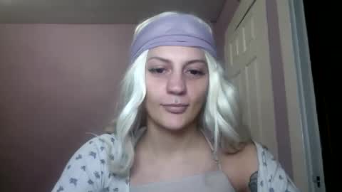 Snapshot of madelinevalentine chatting on September 12, 11:37 pm madeline online show from September 12, 11:37 pm